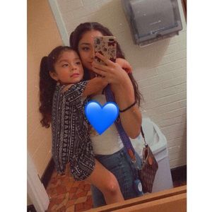 Meet your Posher, Alicia